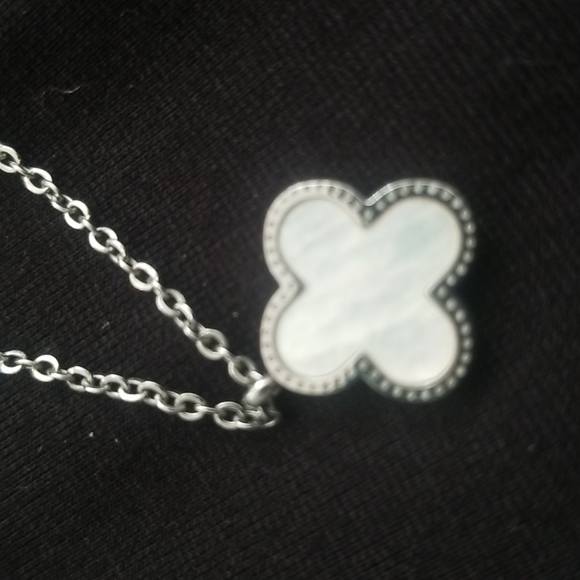 Double-Sided four-leaf clover Necklace & bracelet - Picture 3 of 3